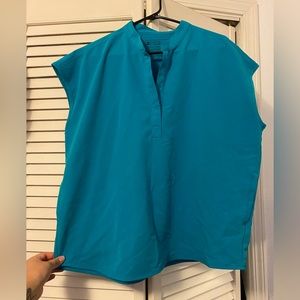 FIGS PAIR Technical Collection Rafaela Women Large Scrub Top and bottom